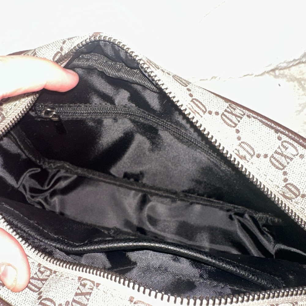 Purse - Picture 2 of 3